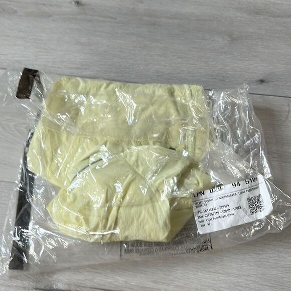 Fabletics Oversized Flyweight Windbreaker Jacket Lt Pearl/Bright White 3X‎ NWT - Picture 4 of 6